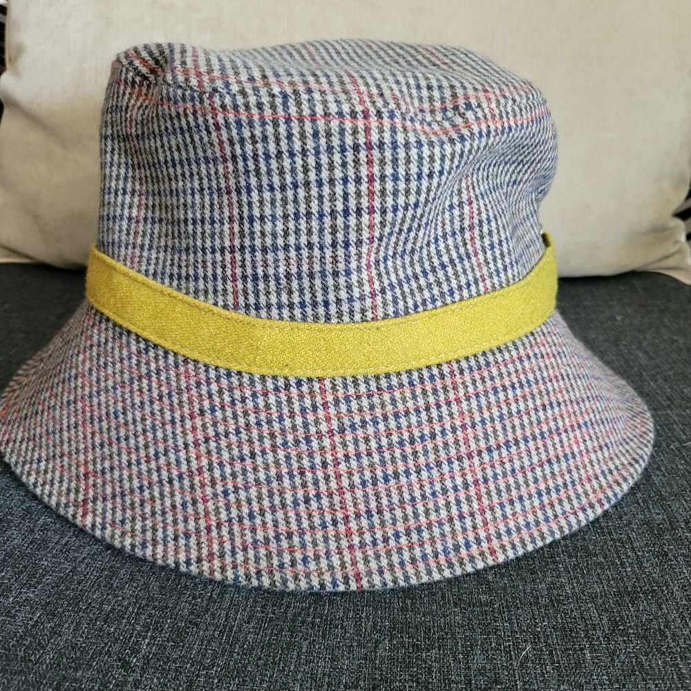 Pistil Coral Bucket Hat